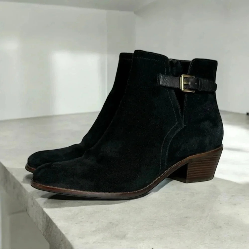 Cole Haan Willette II Bootie Size 7.5 Suede Buckles Lateral Zippers Black EUC